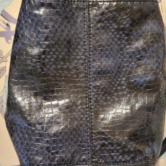 4/$25 SIMPLY VERA WANG PURSE - Picture 4 of 12